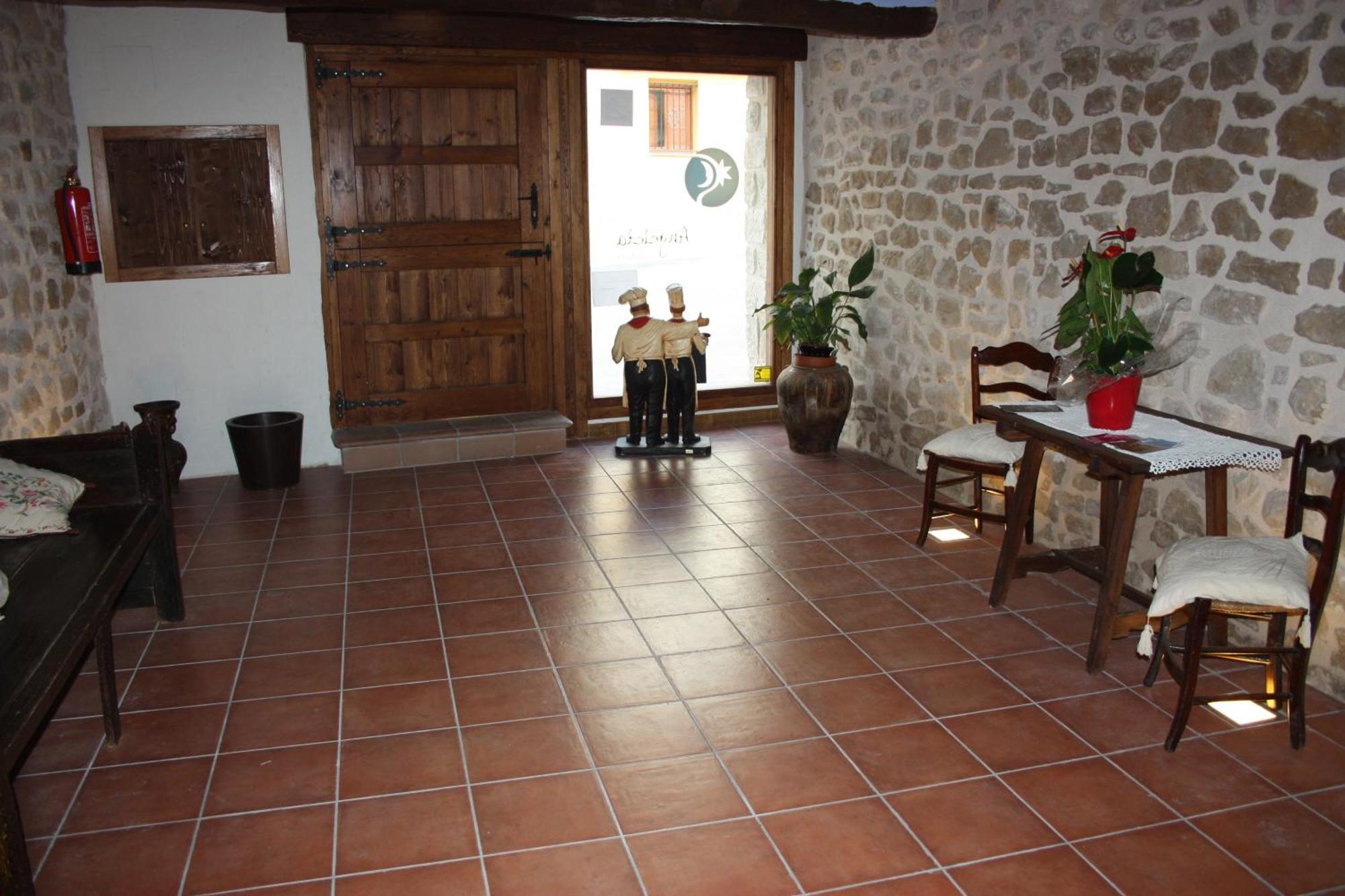 Guest house Fonda Angeleta *